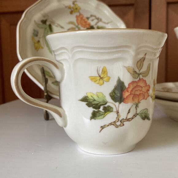 Vintage Mikasa “Olde Tapestry” Cups & Saucers, Service for 3 - Picture 4 of 13